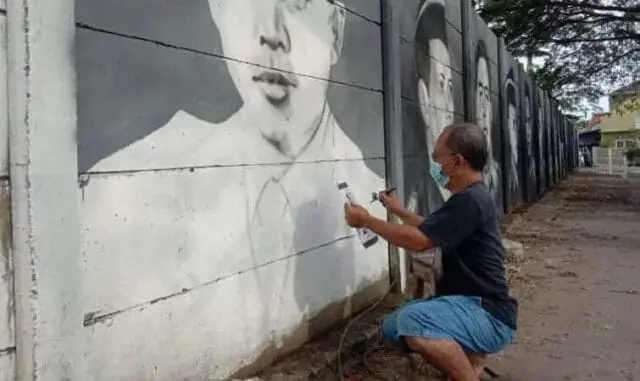 Keren Jasa, Ini Sosok Dendi Pelukis Air Brush Street Museum di Cipondoh Keren Jasa, Ini Sosok Dendi Pelukis Air Brush Street Museum di Cipondoh
