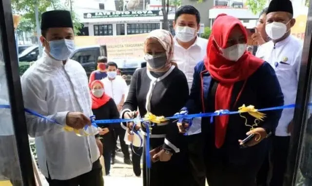 Arief Resmikan Sentra Oleh-Oleh Kota Tangerang di Rest Area Tol Arief Resmikan Sentra Oleh-Oleh Kota Tangerang di Rest Area Tol