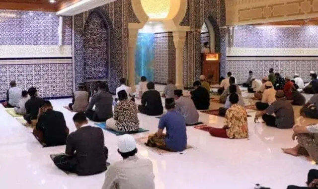 Awal Ramadhan 13 April 2021, Tarawih Pertama Arief Ingatkan Prokes di Masjid Awal Ramadhan 13 April 2021, Tarawih Pertama Arief Ingatkan Prokes di Masjid