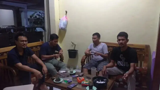Doktor Dena Bersama Para Aktivis Cetuskan Pendidikan Bagi Generasi Cilangkahan