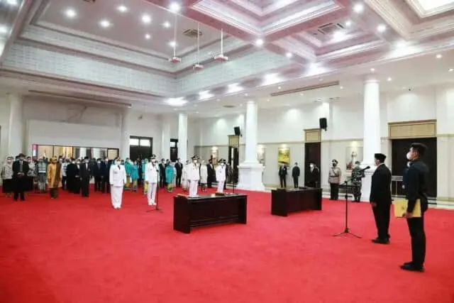 Gubernur Banten Lantik Walikota dan Wakil Walikota Tangsel Terpilih Gubernur Banten Lantik Walikota dan Wakil Walikota Tangsel Terpilih