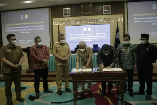 Pemkot Tangsel dan Pemkot Serang Tandatangani Perjanjian Kerjasama TPA Cilowong Pemkot Tangsel dan Pemkot Serang Tandatangani Perjanjian Kerjasama TPA Cilowong
