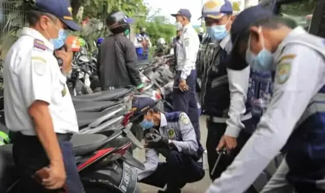 Parkir Dilokasi Ini, 139 Kendaraan Digembosi Dishub Kota Tangerang Parkir Dilokasi Ini, 139 Kendaraan Digembosi Dishub Kota Tangerang