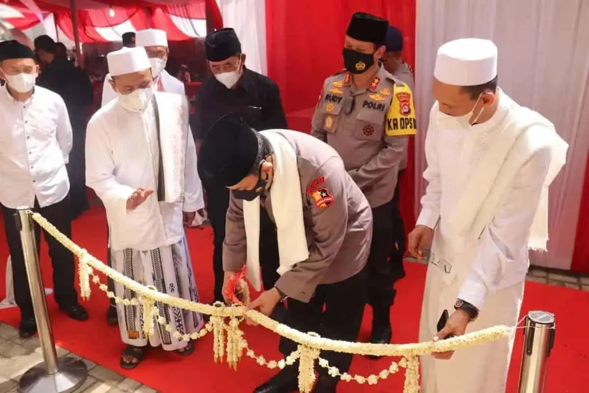 Miliki Hubungan Chemistry, Kapolri Resmikan Ponpes Salafiyah Tajul Falah, Kyai Muhammad Suryana: Ucapkan Terimakasih dan Rasa Syukur Miliki Hubungan Chemistry, Kapolri Resmikan Ponpes Salafiyah Tajul Falah, Kyai Muhammad Suryana: Ucapkan Terimakasih dan Rasa Syukur
