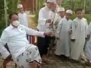 Wahidin Halim, selaku Gubernur Banten melakukan Ngabuburit Bareng dengan Para Santri sambil Mancing.