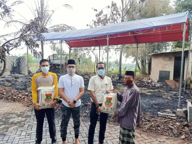 Pasca Kebakaran, Sekcam Solear Sambangi Ponpes Al Hidayah Cikuya Pasca Kebakaran, Sekcam Solear Sambangi Ponpes Al Hidayah Cikuya