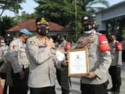 Penghargaan Bhabinkamtibmas, Kapolresta Tangerang Dorong Perkuat 3T Pasca Peniadaan Mudik Penghargaan Bhabinkamtibmas, Kapolresta Tangerang Dorong Perkuat 3T Pasca Peniadaan Mudik