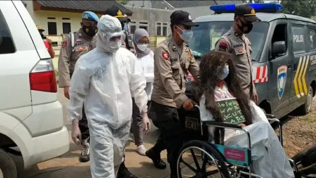 Hari Ke 6 Pelaksanaan Swab Antigen Gratis, Polsek Pagedangan Bawa Patung Seram Hari Ke 6 Pelaksanaan Swab Antigen Gratis, Polsek Pagedangan Bawa Patung Seram