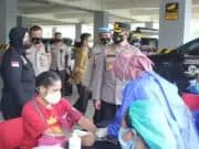 Cegah Penyebaran Virus Covid-19, Polres Tangsel Gelar Vaksinasi Massal Tahap Kedua Cegah Penyebaran Virus Covid-19, Polres Tangsel Gelar Vaksinasi Massal Tahap Kedua
