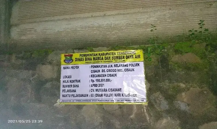 Lemah Pengawasan, Peningkatan Jalan Betonisasi Belakang Polsek Cisauk Diduga Tak Sesuai Spesifikasi Lemah Pengawasan, Peningkatan Jalan Betonisasi Belakang Polsek Cisauk Diduga Tak Sesuai Spesifikasi
