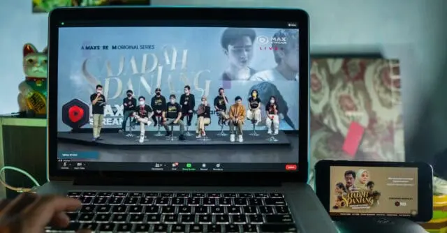 Serial Spesial Ramadhan, MAXstream Rilis Sajadah Panjang Serial Spesial Ramadhan, MAXstream Rilis Sajadah Panjang