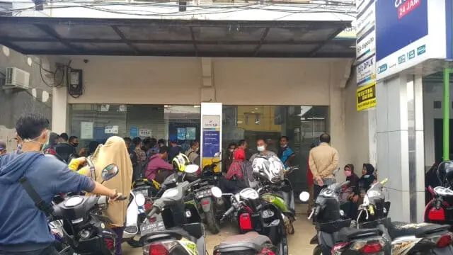Metode Ngantri Bank BJB Malingping Dikritisi, LP-KPK: Jika Tidak Profesional Pecat Saja Metode Ngantri Bank BJB Malingping Dikritisi, LP-KPK: Jika Tidak Profesional Pecat Saja