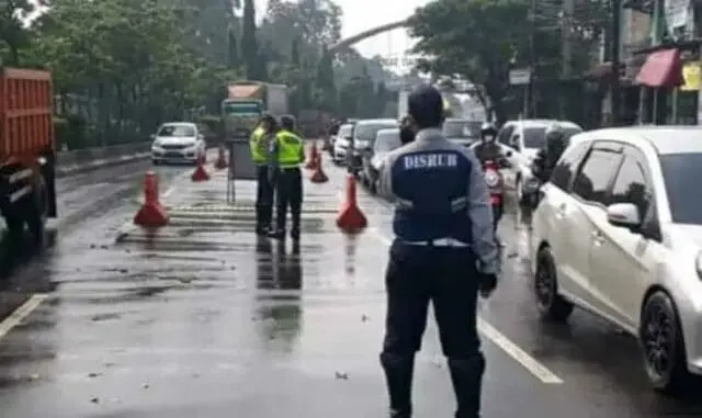 Dari 2 Titik Penyekatan di Kota Tangerang, 133 Kendaraan Pemudik di Putar Balik Dari 2 Titik Penyekatan di Kota Tangerang, 133 Kendaraan Pemudik di Putar Balik
