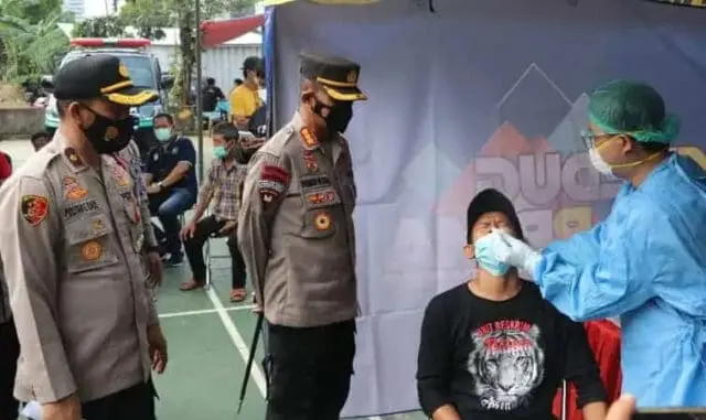 KTJ Polres Metro Tangerang Kota Swab Antigen Warga Mudik, Tiga Reaktif di Isolasi KTJ Polres Metro Tangerang Kota Swab Antigen Warga Mudik, Tiga Reaktif di Isolasi