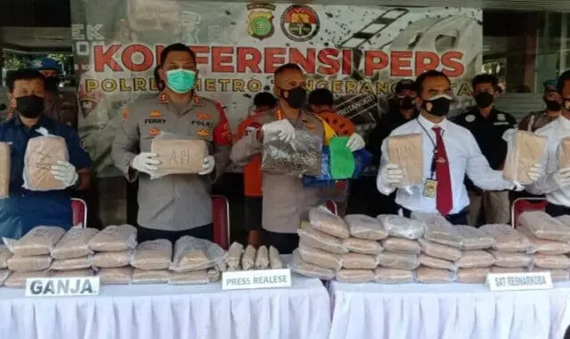 Dibuntuti Seminggu dari Kota Tangerang, 64kg Ganja Didapat Jakarta