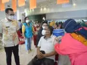 Wakil Walikota Tangsel Tinjau Vaksinasi Tahap Kedua di Teras Kota Wakil Walikota Tangsel Tinjau Vaksinasi Tahap Kedua di Teras Kota
