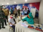 5000 Karyawan PT Mayora Indah di Vaksin Gotong Royong Sinoparm 5000 Karyawan PT Mayora Indah di Vaksin Gotong Royong Sinoparm