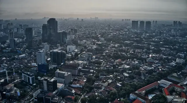 Dampak Urbanisasi Terhadap Lingkungan Sosial dan Lingkungan Hidup Dampak Urbanisasi Terhadap Lingkungan Sosial dan Lingkungan Hidup