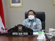 Mendagri Tekankan Pemerintah Daerah Percepat Realisasi Insentif Bagi Tenaga Kesehatan Daerah Mendagri Tekankan Pemerintah Daerah Percepat Realisasi Insentif Bagi Tenaga Kesehatan Daerah