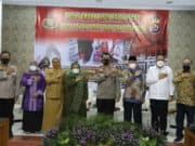 Polda Banten gelar Ikrar Bersama Pelopor Peduli Anak dan Perempuan Polda Banten gelar Ikrar Bersama Pelopor Peduli Anak dan Perempuan