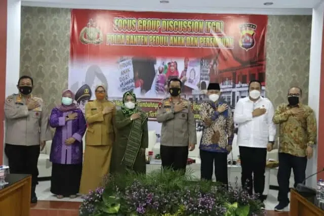 Polda Banten gelar Ikrar Bersama Pelopor Peduli Anak dan Perempuan Polda Banten gelar Ikrar Bersama Pelopor Peduli Anak dan Perempuan