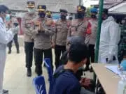 Satu RW 33 Orang Positif Covid-19 di Kota Tangerang, Polisi Berlakukan Lockdown Mikro Satu RW 33 Orang Positif Covid-19 di Kota Tangerang, Polisi Berlakukan Lockdown Mikro