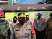 Lockdown Mikro Klaster RW Covid-19 di Gandasari, Polisi Dirikan Dapur Umum Lockdown Mikro Klaster RW Covid-19 di Gandasari, Polisi Dirikan Dapur Umum