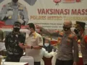 Serentak se-Indonesia, 1.216 Dosis Vaksin Disuntik Polisi di Mall Balekota Tangerang Serentak se-Indonesia, 1.216 Dosis Vaksin Disuntik Polisi di Mall Balekota Tangerang