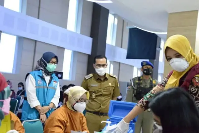 Gerakan Vaksinasi Tangsel, 35.000 Warga Berpartisipasi Gerakan Vaksinasi Tangsel, 35.000 Warga Berpartisipasi