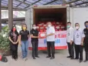 Pemkot Tangsel Bagikan Sembako Untuk Warga Jalani Isolasi Mandiri Pemkot Tangsel Bagikan Sembako Untuk Warga Jalani Isolasi Mandiri