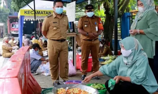 Di Dapur Umum, Arief: 7.800 Lebih Warga Kota Tangerang Isolasi Mandiri Di Dapur Umum, Arief: 7.800 Lebih Warga Kota Tangerang Isolasi Mandiri