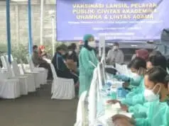 Vaksinasi Massal di Kampus FK Uhamka Ciledug, Kapolsek: Libatkan Dokes PMJ Vaksinasi Massal di Kampus FK Uhamka Ciledug, Kapolsek: Libatkan Dokes PMJ