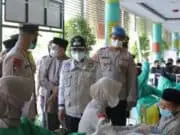 Polisi Vaksinasi Ratusan Santri Darul Qur’an Cipondoh Kota Tangerang Polisi Vaksinasi Ratusan Santri Darul Qur'an Cipondoh Kota Tangerang