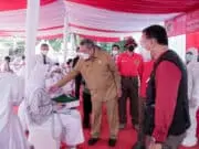 Hadiri Vaksinasi Siswa Al-Azhar, Benyamin : 228 Ribu Warga Tangsel Telah Divaksin Hadiri Vaksinasi Siswa Al-Azhar, Benyamin : 228 Ribu Warga Tangsel Telah Divaksin