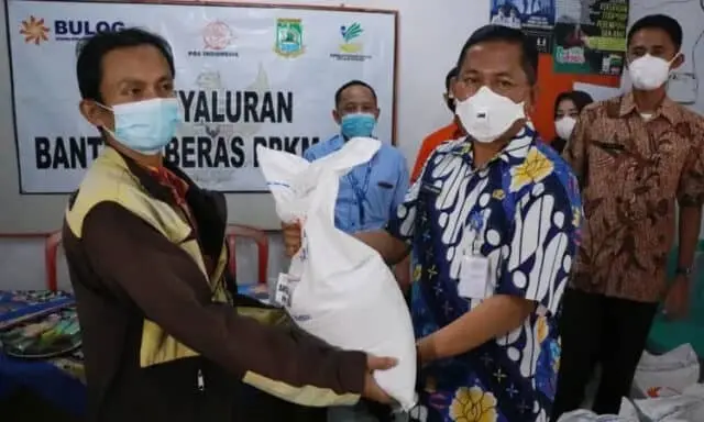 200Ribu KPM di Kota Tangerang Terima Bantuan Beras Penanganan Covid-19 200Ribu KPM di Kota Tangerang Terima Bantuan Beras Penanganan Covid-19