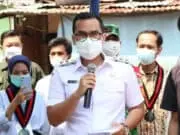 Pemkot Tangsel Bersama Mahasiswa Tangerang Raya Distribusikan Vaksin Pemkot Tangsel Bersama Mahasiswa Tangerang Raya Distribusikan Vaksin