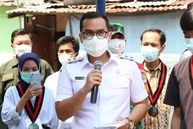 Pemkot Tangsel Bersama Mahasiswa Tangerang Raya Distribusikan Vaksin Pemkot Tangsel Bersama Mahasiswa Tangerang Raya Distribusikan Vaksin