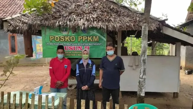 Pemdes Sukajadi dan Mahasiswa KKM Kerjasama Dalam Penanganan Covid-19 Pemdes Sukajadi dan Mahasiswa KKM Kerjasama Dalam Penanganan Covid-19