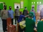 Kegiatan Vaksinasi Covid-19 di Desa Kampung Melayu Barat