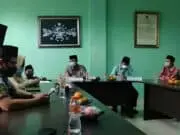 Muhlis Ketua Fraksi PDIP DPRD Banten : Kami Setujui Hibah Lahan-Gedung MUI Dan Nahdlatul Ulama DPRD Banten saat rapat dengan MUI Provinsi Banten dan PWNU Provinsi Banten.