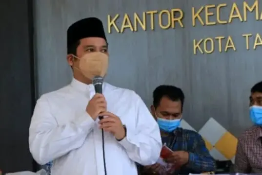 Arief Ingatkan Kartu PKH dan BPNT Wajib Dipegang Penerima Manfaat Arief Ingatkan Kartu PKH dan BPNT Wajib Dipegang Penerima Manfaat