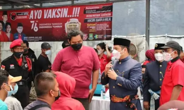 Diapresiasi Wali Kota, PDI Perjuangan Kota Tangerang Rayakan HUT RI ke- 76 Dengan Vaksinasi Diapresiasi Wali Kota, PDI Perjuangan Kota Tangerang Rayakan HUT RI ke- 76 Dengan Vaksinasi