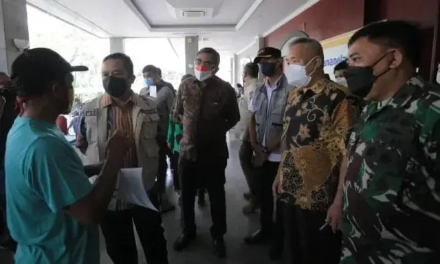 Walkot Tangerang Sambangi Vaksinasi Perempuan Jenggala dan PT Olam Indonesia Walkot Tangerang Sambangi Vaksinasi Perempuan Jenggala dan PT Olam Indonesia