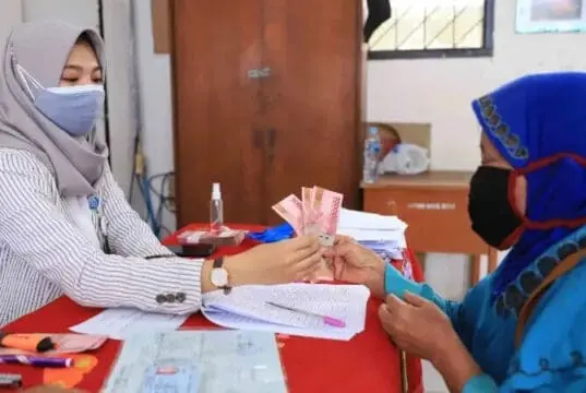 Bantuan Sosial Tangerang Peduli Sesama Rp.300 Ribu Mulai Didistribusikan Bantuan Sosial Tangerang Peduli Sesama Rp.300 Ribu Mulai Didistribusikan