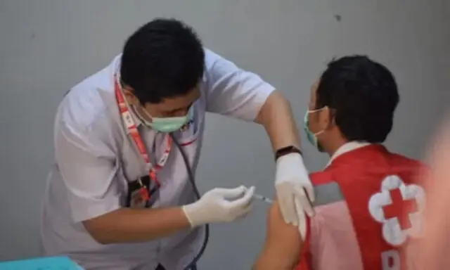 Setelah Nakes, Giliran Petugas PMI Kota Tangerang di Suntik Vaksin Dosis 3 Moderna Setelah Nakes, Giliran Petugas PMI Kota Tangerang di Suntik Vaksin Dosis 3 Moderna