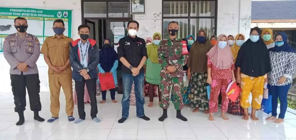 Agung Dinata Kusuma Pendamping PKH Kabupaten Lebak Diberi Penghargaan Mensos Tri Rismaharini 2021 Agung Dinata Kusuma Pendamping PKH Kabupaten Lebak Diberi Penghargaan Mensos Tri Rismaharini 2021