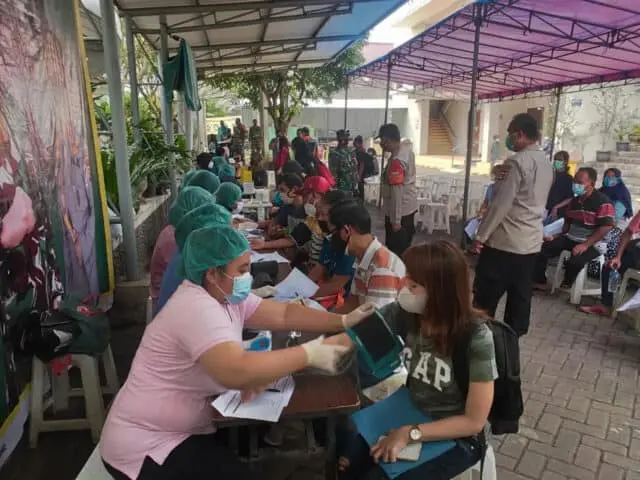 Sinergi TNI & Polri di Panongan Pada Serbuan Vaksinasi Covid-19 Kodam Jaya Sinergi TNI & Polri di Panongan Pada Serbuan Vaksinasi Covid-19 Kodam Jaya