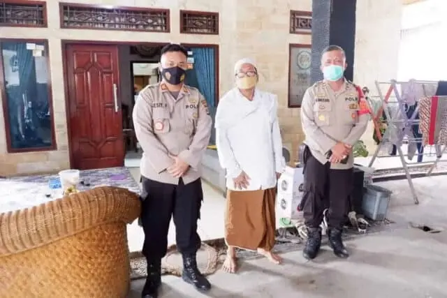Jelang Pilkades Serentak, Kapolsek Panongan Gandeng Alim Ulama Ciptakan Situasi Kamtibmas yang Damai Jelang Pilkades Serentak, Kapolsek Panongan Gandeng Alim Ulama Ciptakan Situasi Kamtibmas yang Damai