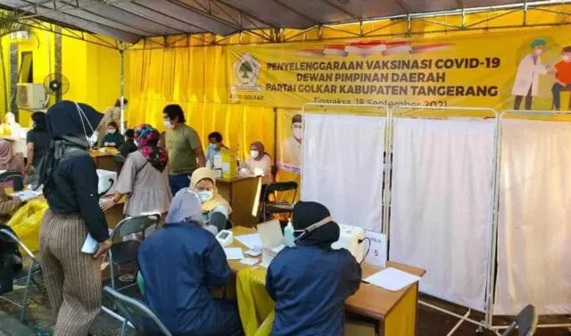 2.000 Orang Antusias Ikut Vaksinasi di DPD Partai Golkar Kabupaten Tangerang
