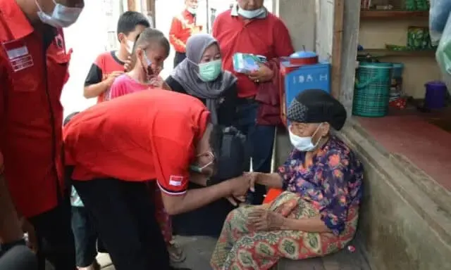 Rutin, Komitmen PDI Perjuangan Salurkan Bantuan dan Empati di Masa Pandemi Rutin, Komitmen PDI Perjuangan Salurkan Bantuan dan Empati di Masa Pandemi